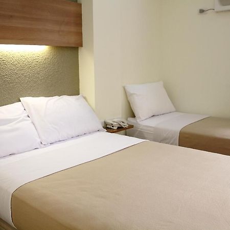 The Center Suites Cebu Buitenkant foto