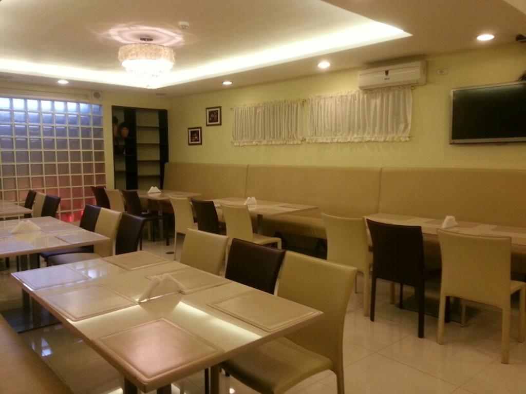 The Center Suites Cebu Buitenkant foto