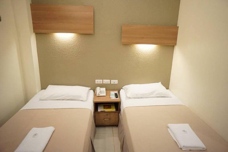 The Center Suites Cebu Buitenkant foto