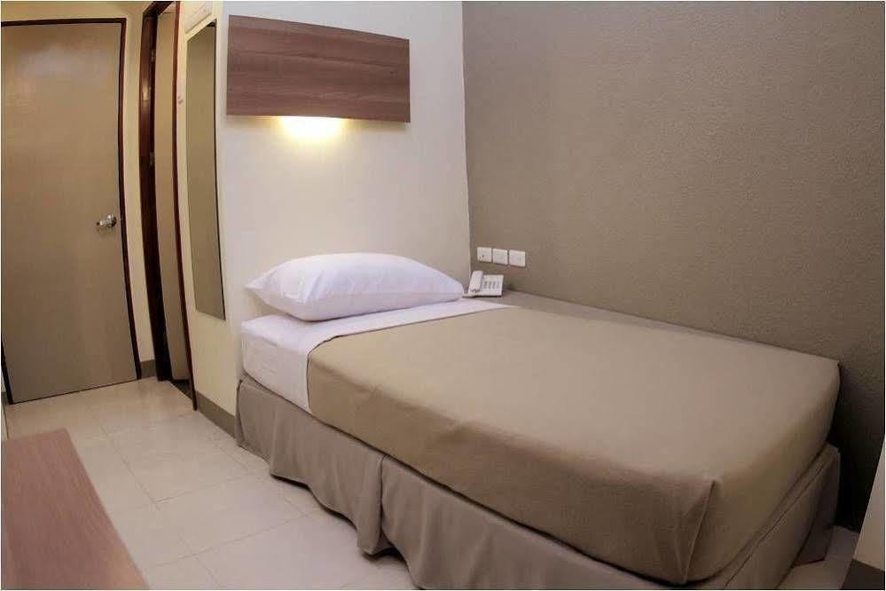 The Center Suites Cebu Buitenkant foto