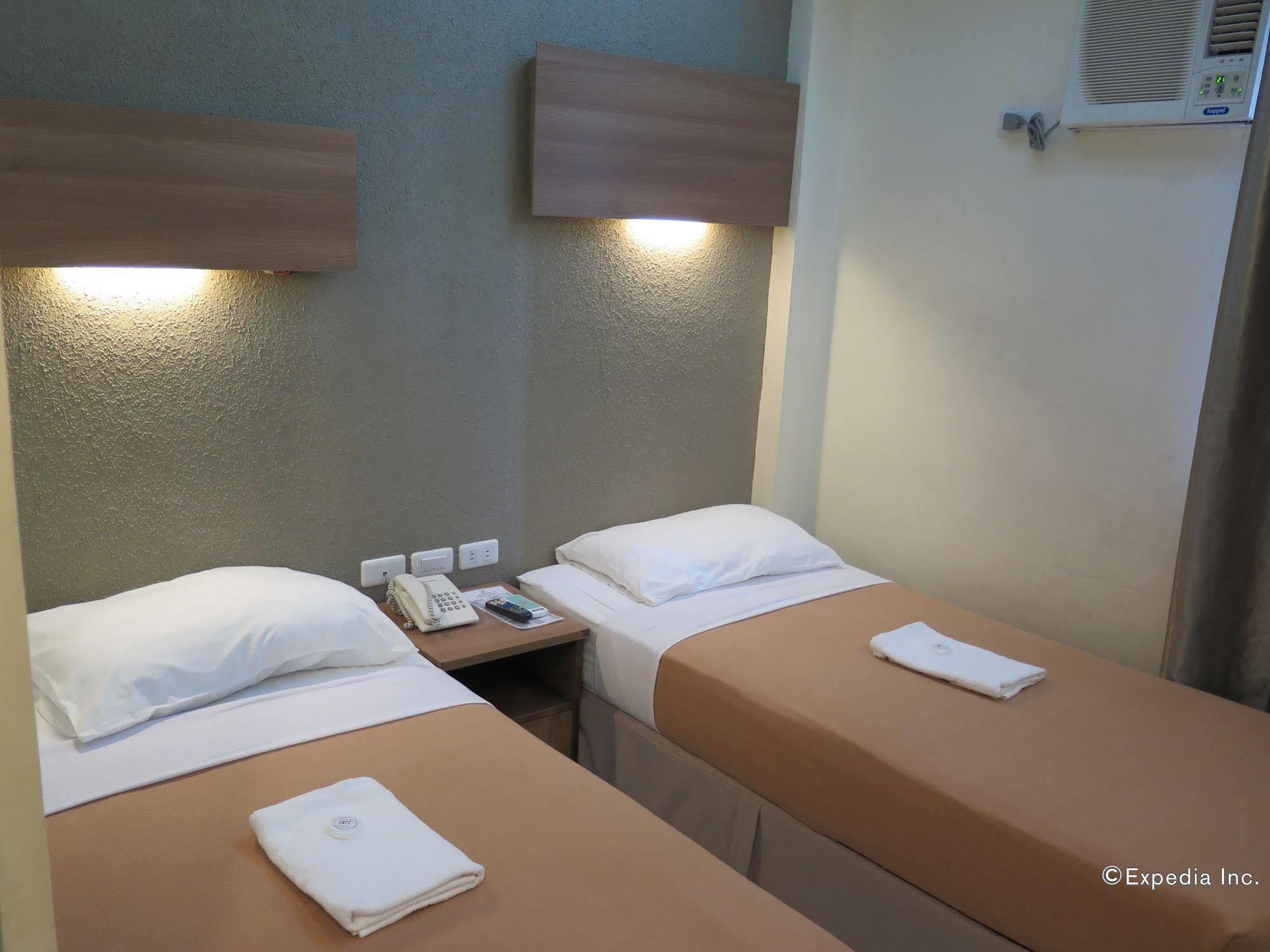 The Center Suites Cebu Buitenkant foto