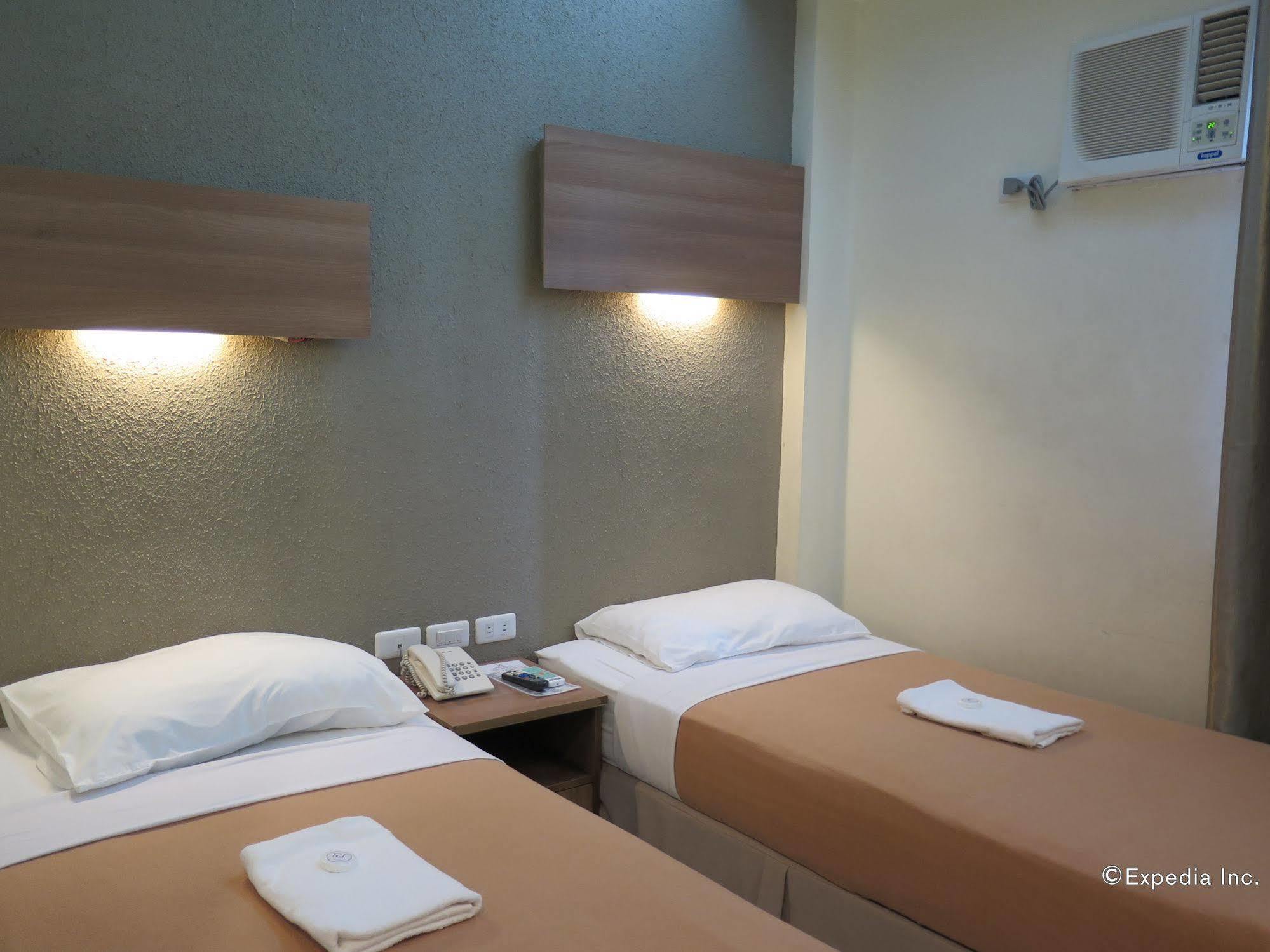 The Center Suites Cebu Buitenkant foto