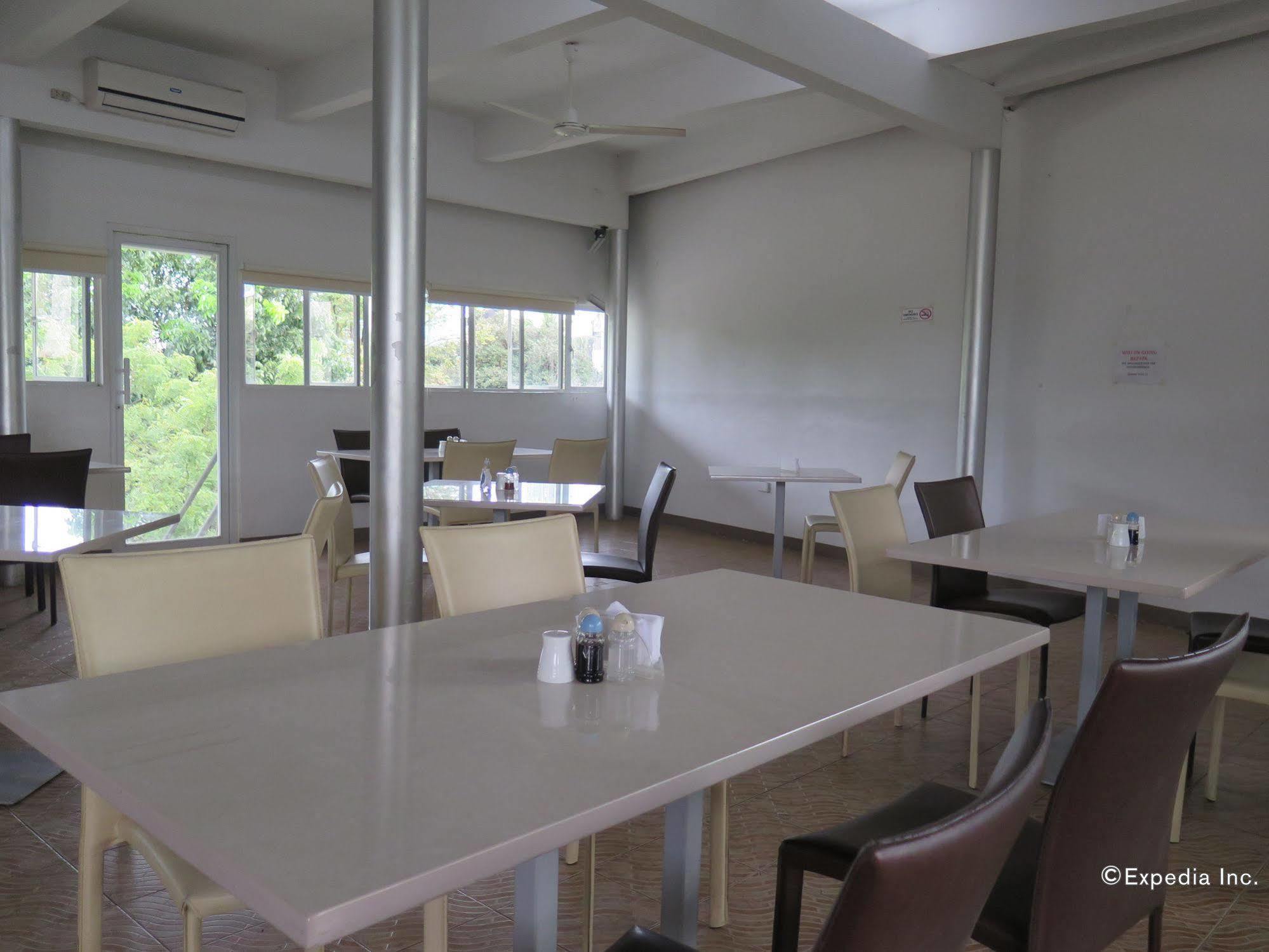 The Center Suites Cebu Buitenkant foto