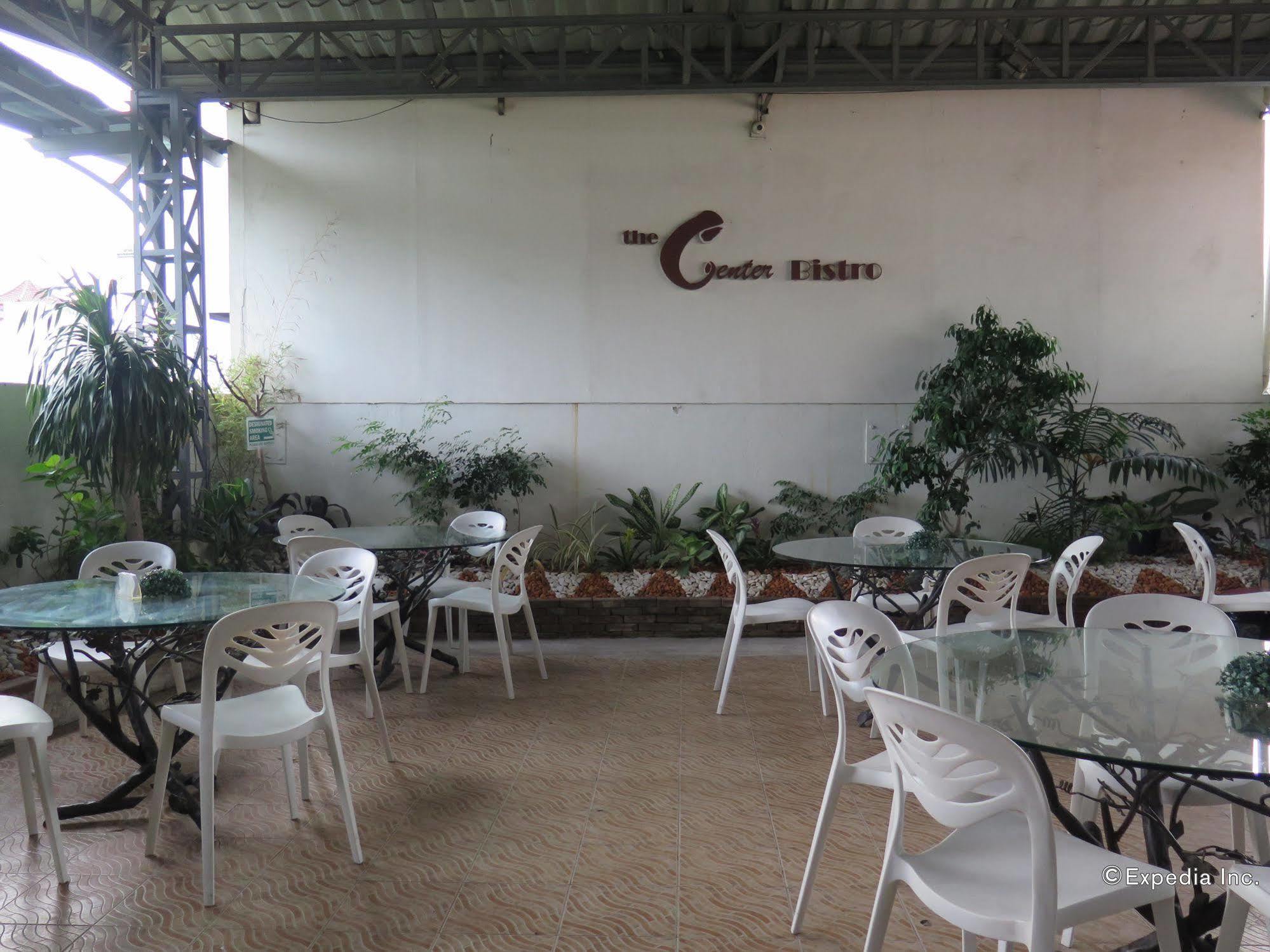 The Center Suites Cebu Buitenkant foto