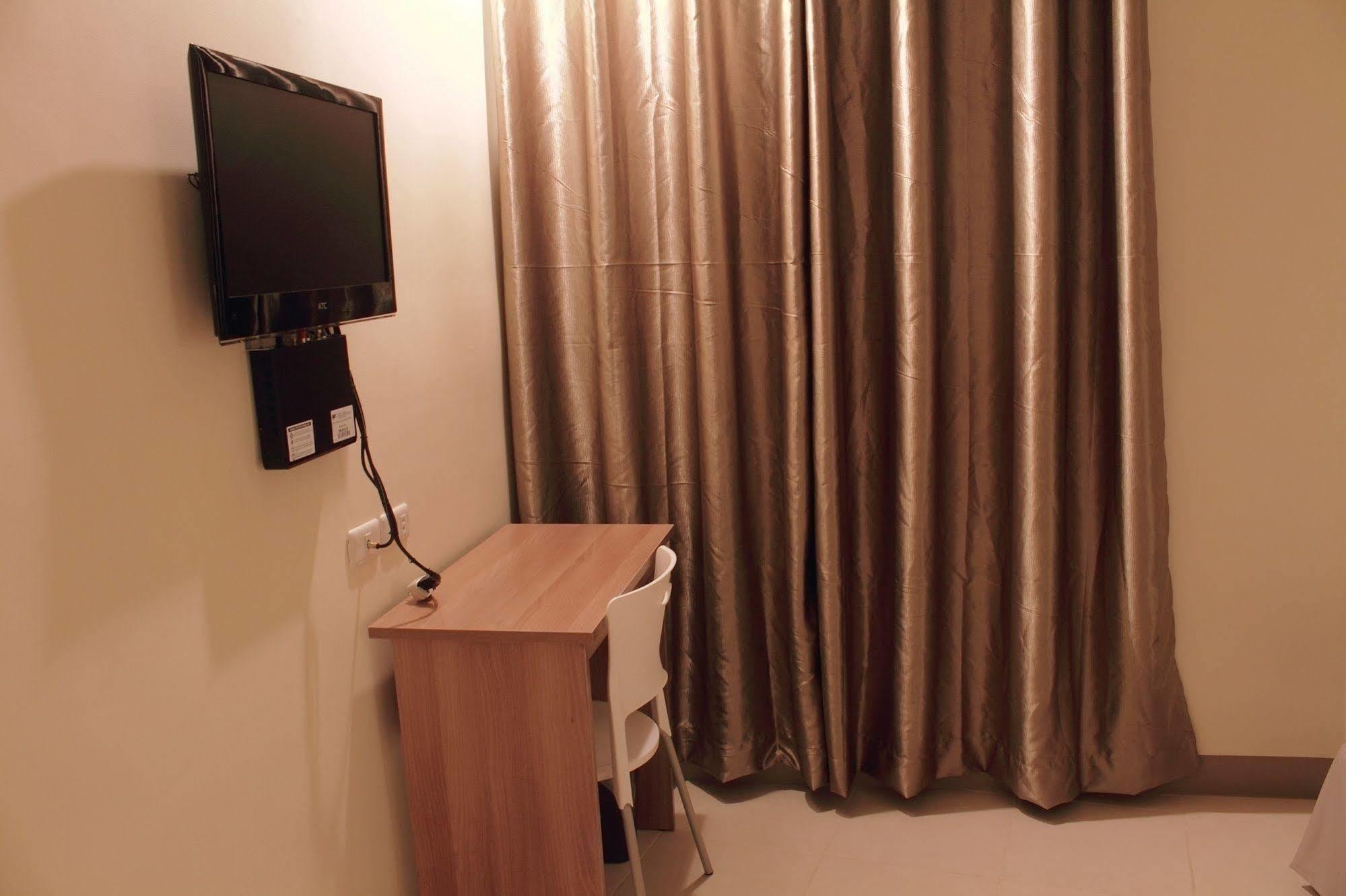 The Center Suites Cebu Buitenkant foto