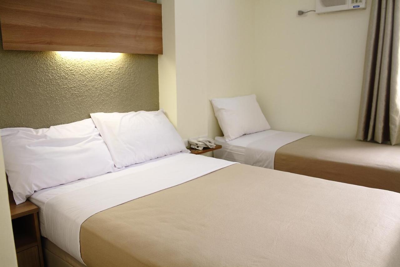 The Center Suites Cebu Buitenkant foto