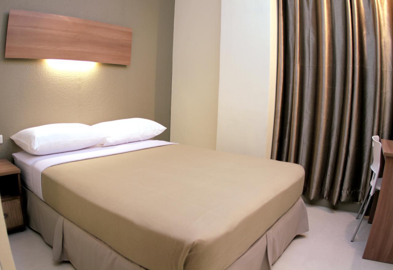 The Center Suites Cebu Buitenkant foto